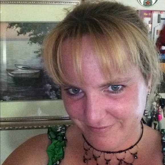 Meet your Posher, Jennifer - Picture 5 of 15